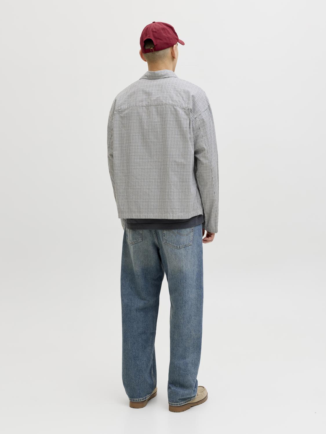 model_shot-back